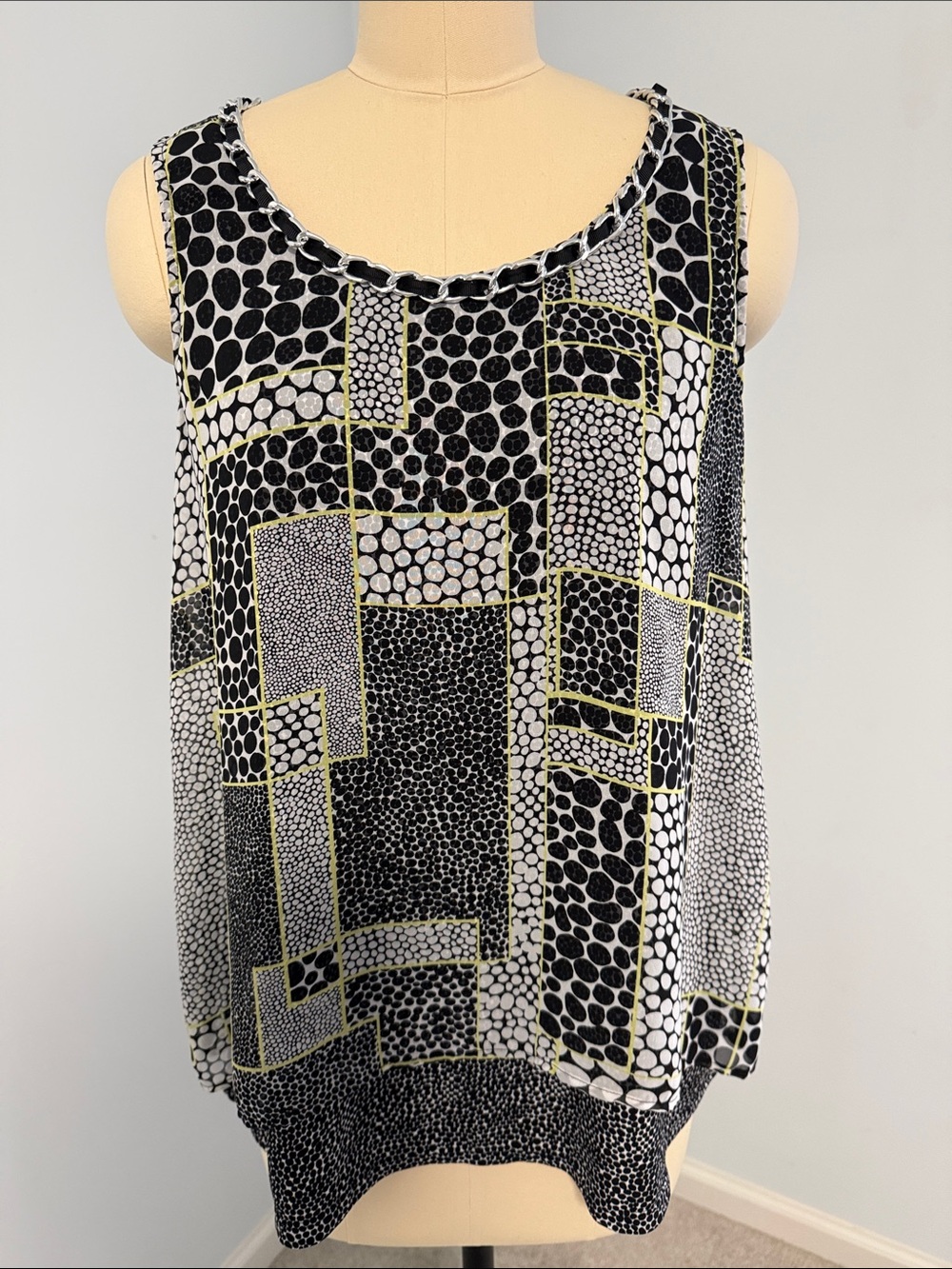 Alfani Sleeveless Geometric Dot Print Blouse - Black & White SZM
